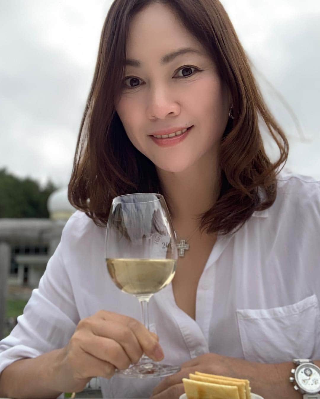 田中悦子さんのインスタグラム写真 - (田中悦子Instagram)「強風で寒かったけど😅⠀ ⠀ テラスがいいの💕⠀ ⠀  また行こう😘🍷⠀ ⠀  #ココファームカフェ #wine #winelover  #followme」4月27日 19時43分 - etsuko.reborn25