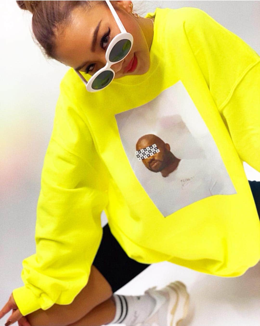 菅又菜摘（ナツ）さんのインスタグラム写真 - (菅又菜摘（ナツ）Instagram)「🍋 @p.i_official #ss2k19 #pi_official #pi #newarrivals  #virgil #crewneck #neon #yellow #street #fashion #style #tokyo #ootd #streetfashion #streetstyle #kogenatsu #焦げNATSU #こげなつ」4月27日 20時18分 - kogenatsu920