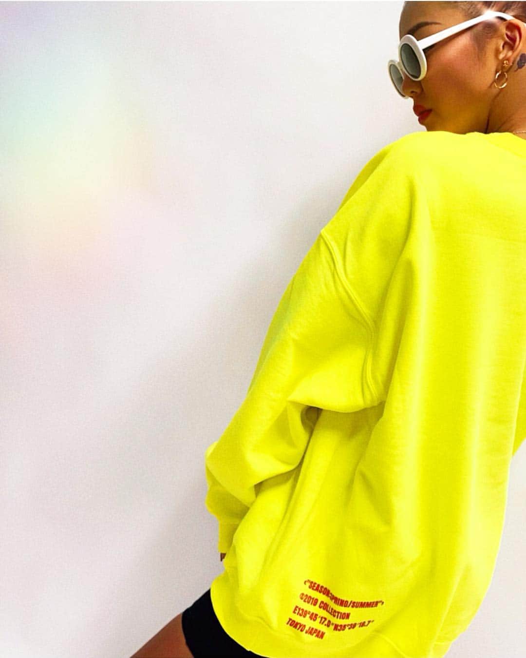 菅又菜摘（ナツ）さんのインスタグラム写真 - (菅又菜摘（ナツ）Instagram)「🍋 @p.i_official #ss2k19 #pi_official #pi #newarrivals  #virgil #crewneck #neon #yellow #street #fashion #style #tokyo #ootd #streetfashion #streetstyle #kogenatsu #焦げNATSU #こげなつ」4月27日 20時18分 - kogenatsu920