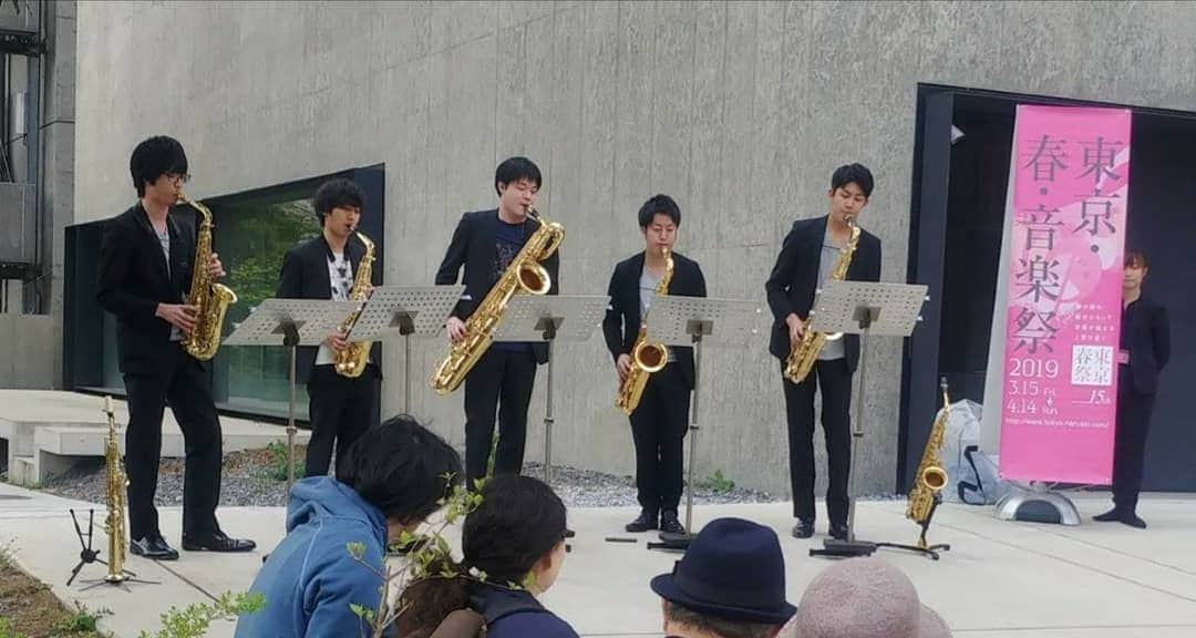 白馬岩岳スノーフィールドさんのインスタグラム写真 - (白馬岩岳スノーフィールドInstagram)「5月1日（水）絶景の岩岳山頂で特別演奏決定！ 9:30 ～・10：30～ 2回演奏 (鑑賞無料)  Saxophone Quartet “FLEEK”  サクソフォーン・カルテット　“フリーク”  東京藝術大学で出会った仲間で結成され、今春開催の東京・春・音楽祭にも出演し、業界の熱い注目を集めるサクソフォン・クィンテット“Five by Five”のメンバーを中心に結成。クラシックとジャズを自由に行き来することの出来る、サクソフォンの柔軟性を最大限に活かしたレパートリーを持ち、全国各地で活動をしている。  メンバー  Soprano Saxophone  KENTA （ケンタ）  Alto Saxophone  楠瀬 亮 （クスノセ リョウ）  Tenor Saxophone 蒙 和雅（モン カズヤ）  Baritone Saxophone  田中 奏一朗（タナカ ソウイチロウ）  彼らの奏でる音楽には、聴き入ってしまう魅力があります♪ そんな素敵な空間の中で、ゆっくり過ごしませんか♪  ぜひご来場くださいませ！  #白馬岩岳 #白馬 #岩岳 #白馬マウンテンハーバー」4月27日 20時32分 - hakuba_iwatake