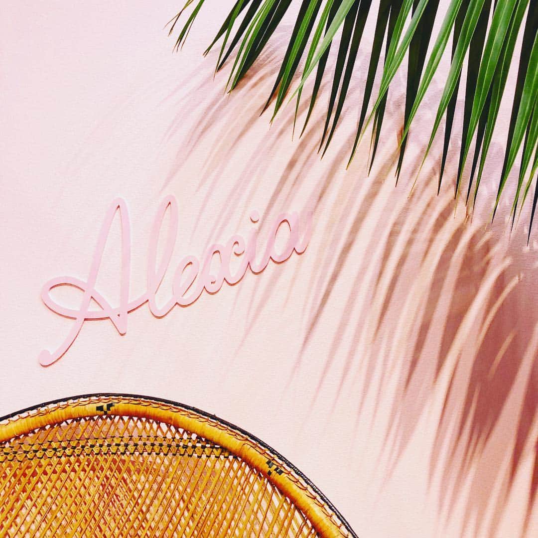 RisaWisteriaのインスタグラム：「@alexiastam_official のpop-upレセプションに遊びに行ってきたよ❤️ 可愛すぎるフォトスポットたくさんだった❤️」