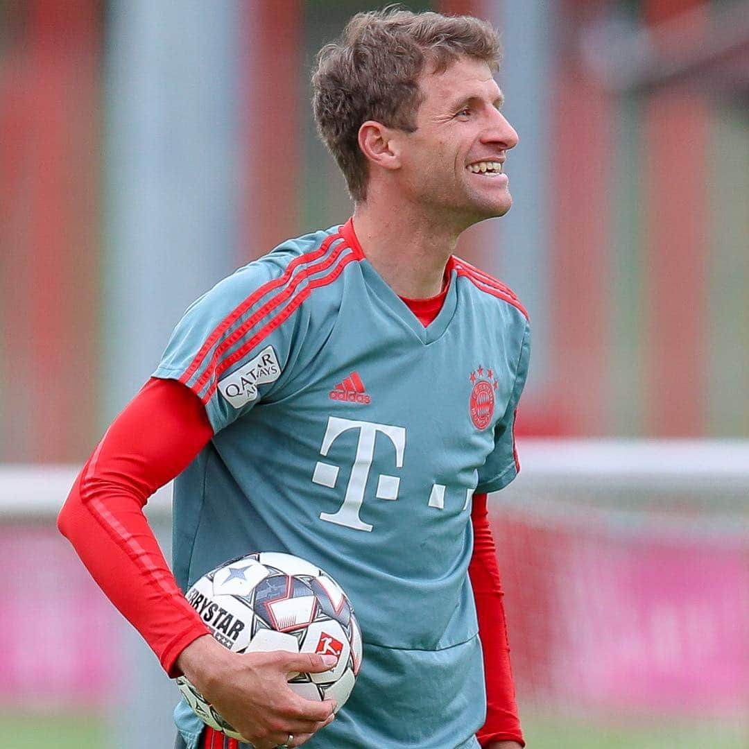 トーマス・ミュラーさんのインスタグラム写真 - (トーマス・ミュラーInstagram)「Tomorrow (18:00 MEZ): Derbytime #fcnfcb #fcbayern #miasanmia #esmuellert」4月27日 20時51分 - esmuellert