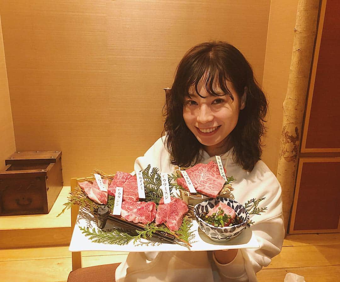 伊藤沙織さんのインスタグラム写真 - (伊藤沙織Instagram)「神楽坂にある、翔山亭 @kagurazaka_shozantei でひーちゃんとご飯🥩昔から好きな食べ物は焼肉と公言してきたほど肉好きにとって最高なお店でした🥰💕キムチ盛り合わせとナムルから始まり、タン芯、希少部位盛り合わせ、デザートまで🍨どれも美味しかったけど、一番感激したのはタン芯！！！厚みがあるのに柔らかくて肉汁がジューシーでした🤤✨✨個室でゆっくりできて接客も丁寧でまた訪れたい焼肉屋さん🤤ご馳走さまでした🙏 . #神楽坂 #翔山亭 #焼肉 #フォトジェ肉 #肉 #和牛  #和牛寿司 #肉寿司 #料亭 #割烹 #東京グルメ #にくすたぐらむ #肉スタグラム」4月27日 21時06分 - saori__ito