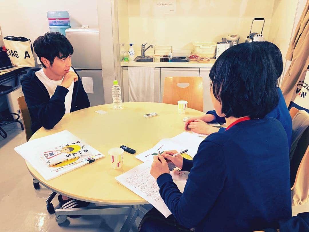 のインスタグラム：「#ゴールデンウィーク #今日から #10連休 #いや #全然関係ないっす #まいんちゆずマン #雑誌の取材してました #音楽じゃないインタビュー #なんか新鮮」