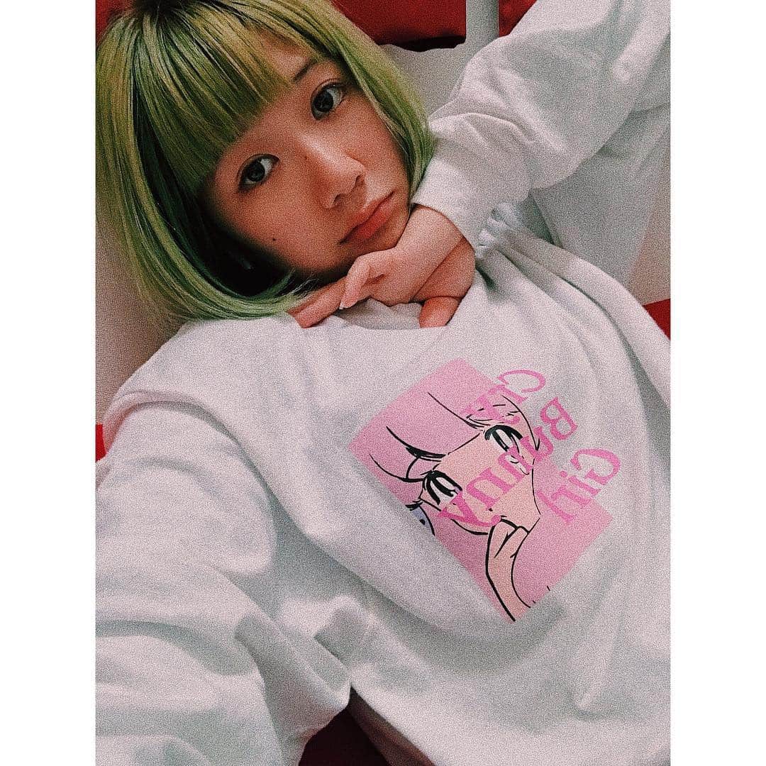 KARIN さんのインスタグラム写真 - (KARIN Instagram)「@7nsnnn さんのロンTきてレコーディング頑張りました〜💘 かわいいふくてんしょんもあがる🏩  ニシナさんのイラストすき❤💕」4月27日 21時29分 - karin.tempurakidz