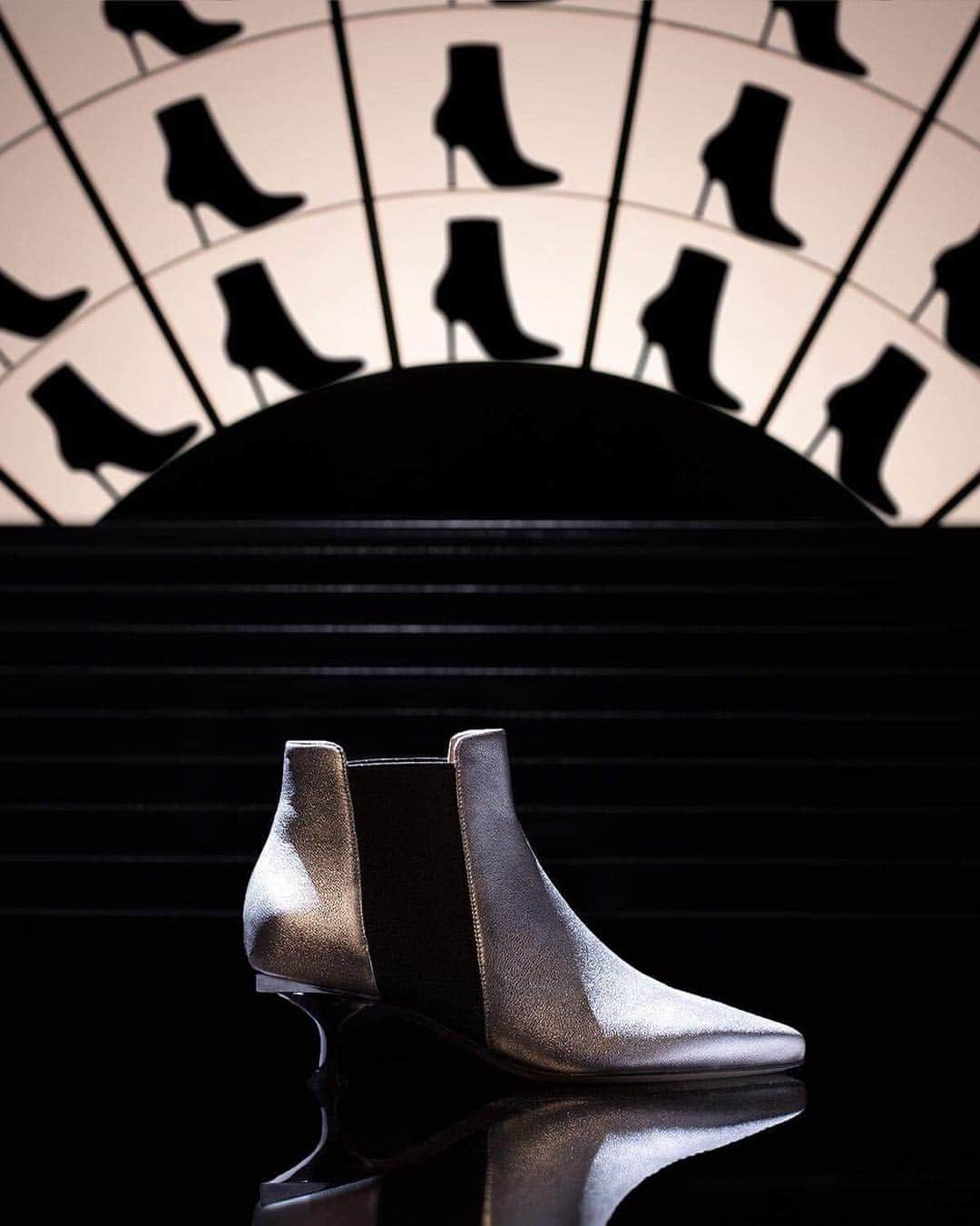Sergio Rossiさんのインスタグラム写真 - (Sergio RossiInstagram)「Which is your favourite #srMilano bootie? Swipe to discover all the colors available. #SergioRossi」4月27日 21時23分 - sergiorossi