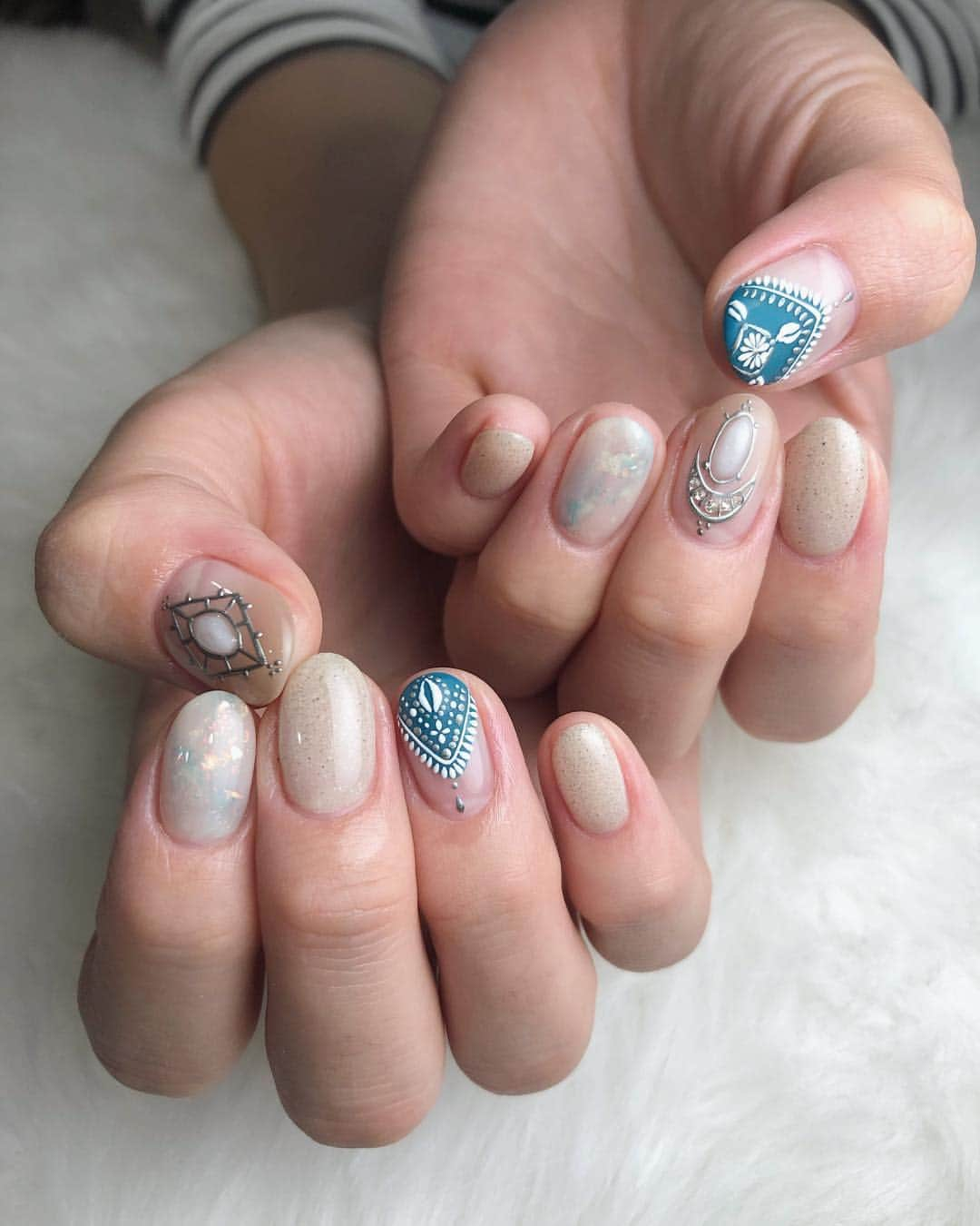 小澤名代さんのインスタグラム写真 - (小澤名代Instagram)「New shell nail🐚✨ @moonlit_bymananails  担当は @moonlit_miki さん 今回も繊細なartが可愛すぎる♡ ストーンなど使わず全て手書きなんです。 夏を先取りできて嬉しい！ ＧＷも海に行けますように☺︎⚓︎ #newnail #moonlitbymananails #moonlit #mananails #seanail #summernail #newshellnail #nail #beautycare #beautytime #nailstagram #naildesign #nail #ネイル #ネイルデザイン #ネイルアート #ネイルケア #ネイルサロン #デザインネイル #マナネイル #ムーンリッド #なよネイル」4月27日 21時33分 - ozawanayo