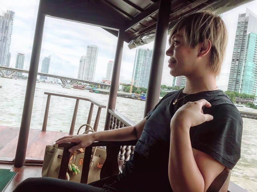 アレンさんのインスタグラム写真 - (アレンInstagram)「Chao Phraya River cruising🚤🇹🇭 BKK city is so exciting n fantastic🔥 #cuteboy #hotboy #cuteguy #instaworthy #picturesque #chaophrayariver #cosmeticsurgery #travelphotography #cosmeticsurgeryboy #beautifulboy #bangkok #japaneseboy #fancynancy #asiatravel #plasticsurgery  #アレン #整形 #整形男子 #インスタ映え #バンコク旅行 #映え #海外旅行好き #美男子 #整形しました  #タイ旅行 #整形美人 #整形男子アレン」4月27日 21時33分 - allen_japan_official