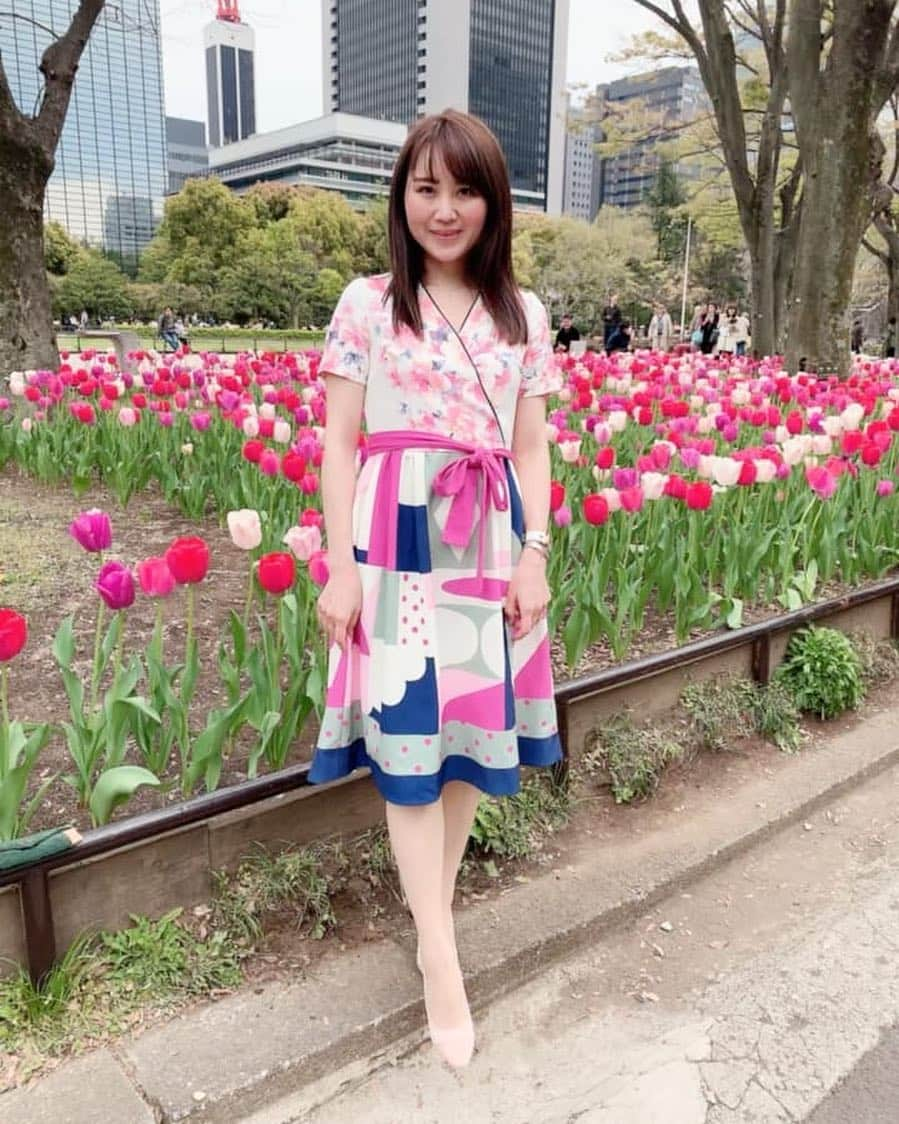 Miku Hirata 平田未来さんのインスタグラム写真 - (Miku Hirata 平田未来Instagram)「#大型連休 始まりましたね❣️ 初日は、家具が届くのを待ち、それからお買い物に行きました☺️💓 * 半分くらいのんびりになりましたが💦 片付けや掃除もできたので、まあ良かったかな❣️ * 個人的なことでは、長男の #トイレトレーニング が進んできたので、とても嬉しいです😆💓実家でも自宅でもなかなかうまくいかなかったのに、幼稚園の経験と指導はすごいと思いました✨ * 長男も満足したのか、夜は早めに寝てくれました😴💤 次男もつられて、ミルクもなしで寝ました💓 * * というわけで、あまり写真が撮れないので 今日は #いつコ になりますが🥰 明日からもどうぞよろしく❣️ * #chesty #季節のお花 #2児のママ  #日比谷公園 #日比谷公園のチューリップ #hibiyapark #チューリップ🌷 #春のお花  #チェスティ #チェスティワンピース #チェスティー #mischmasch #ミッシュマッシュ #花柄ワンピース #いいね返し」4月27日 21時46分 - miku.hirata