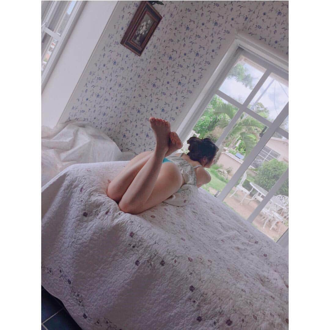 足立梨花さんのインスタグラム写真 - (足立梨花Instagram)「ムネムネうるさいな笑 あだちはおしりなんだよ！ .  #なつかしの写真シリーズ #オシリーカ」4月27日 21時51分 - adacchee