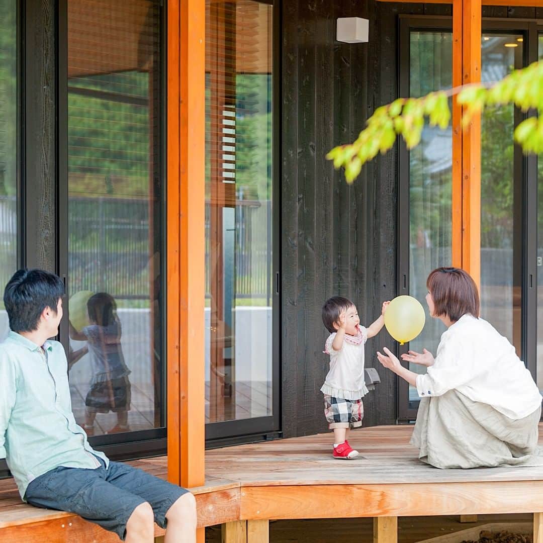 西荻窪ブランチ のインスタグラム：「-------------------------------⁣ 📸もっと写真を見るならコチラ @firststage_works ⁣ --------------------------------⁣ <相談会のお知らせ>⁣ 🔰住まいの間取り無料相談会⁣ 🔰設計士と直接話せる家づくり無料相談会⁣ --------------------------------⁣ <見学会のお知らせ>⁣ 🔰注文住宅の完成見学会⁣ --------------------------------⁣ ※詳しくはプロフィールに記載の公式サイトでご確認ください。⁣ ▼コチラ→ @firststage_works ⁣ . ⁣ ＜ファーストステージについて＞⁣ 耐震や断熱、デザイン、間取りやお金のことなど、家づくりについてどんなお悩みにも、「住みやすくてちょっとカッコイイ家」をモットーに新築の家を建ててきた設計士がお答えします👍⁣ . ⁣ 注文住宅の家づくりをご検討の方はホームページのお問い合わせフォームよりご連絡ください📩⁣ . ⁣ その他、各イベントや相談会には保育士のスタッフがおりますので、小さなお子さまも大歓迎！お友達やご家族連れでお気軽にお越しください😄⁣ 設計士と話している間は、保育士のスタッフがお子様をお預かりします😺⁣ .⁣ マイホーム計画を一級建築士事務所ファストステージの設計士と一緒に進めてみませんか❓😊⁣ .⁣ 🏠お近くのブランチへどーぞ🚗⁣ ファーストステージ三の丸ブランチ⁣ ファーストステートつくばブランチ⁣ ファーストステートひたちなかブランチ⁣ ファーストステージ西荻窪ブランチ⁣ ファーストステージ横浜ブランチ⁣ 📱家づくりのヒントはコチラ @nishiogikita ⁣ #一級建築士事務所 ⁣#ファーストステージ ⁣ .⁣ .⁣ #設計士と直接話せる家づくり ⁣ #無料相談会 #デザイン #家づくり ⁣ .⁣ #ちょっとカッコイイ家 ⁣#マイホーム計画 ⁣ #新築 #家 #注文住宅 #一戸建て #新築戸建て⁣ #工務店 #マイホーム #土地探し ⁣#HM選び #マイホーム記録 ⁣ .⁣ #ナチュラル #シンプル #ハウスメーカー #自由設計 #myhome⁣ #マイホーム選び⁣ #水戸 #つくば #ひたちなか #杉並区 #横浜 #都内」