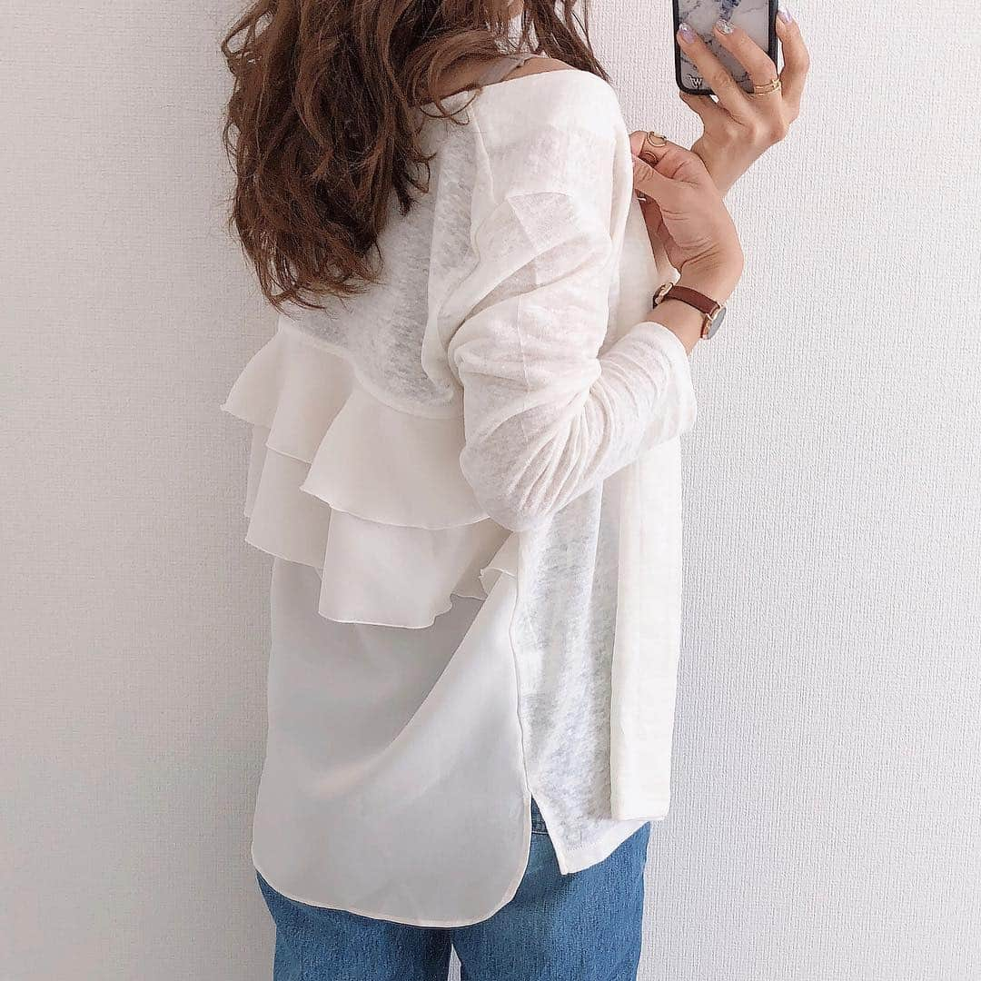 Miyoさんのインスタグラム写真 - (MiyoInstagram)「2019.4.27 ・ 今日もUNIQLOの#ワイドリブブラタンクトップ ❤️ 3色GETした中でもベージュがお気に入り🥰 ・ 昨年も着ていた @lialapg のバックフリルカーディガン💓 リネン100%だから涼しい☺️これからの季節、日焼け&冷房対策に使えます👌🏻 ・ UNIQLO新作購入品や、コーデ詳細をブログに書きました💚 @miyopu のトップページからとべます🙌🏻 ・ バックフリルカーディガン…#lialapg#liala_fashion#pr ☑︎JointSpaceでは平成最後のイベントを開催中！今なら2点以上のお買い上げで10％オフになるみたいです♪ ワイドリブブラタンクトップ…#UNIQLO#ユニクロ #ハイウエストストレートジーンズ …#GU#ジーユー スニーカー…#コンバース イヤリング… @lavishgate 指輪…#楽天 @philippeaudibert ・ ・ ・ #ママコーデ#ママファッション#プチプラファッション#プチプラコーデ#シンプルコーデ#カジュアルコーデ#スニーカーコーデ#着回しコーデ#デニムコーデ#guコーデ#大人gu部#UNIQLOコーデ#ユニクロコーデ#ユニクロ購入品#大人カジュアル#大人可愛い#ロカリ#ママガール#locari」4月27日 22時07分 - miyopu