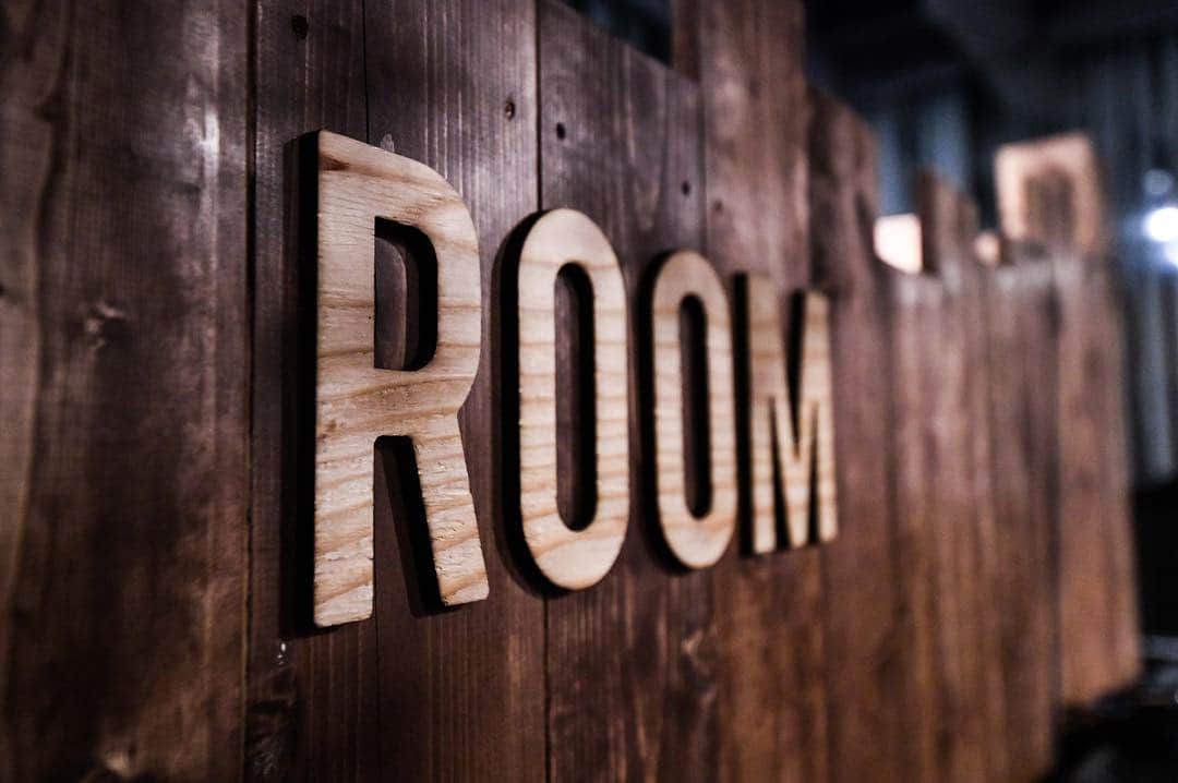 room onziemeのインスタグラム：「👥🎊👥﻿﻿﻿﻿﻿﻿﻿ ﻿﻿﻿﻿﻿﻿﻿ - ROOM 4TH ANNIVERSARY -﻿﻿﻿ ﻿﻿ ご来場いただいたお客様、誠にありがとうございます！﻿﻿ 興奮と熱狂の渦が非現実へと誘い込んだ最高の一晩となり、四周年に相応しい最高の盛り上がりをみせました！﻿﻿ ﻿﻿ 過去最大級の動員となりましたが、ここに留まらずさらに皆様へ驚きと興奮を届けて参りますので、是非引き続きチェックしておいてください！﻿ ﻿﻿ ﻿-------------------------------------﻿-------﻿﻿﻿﻿﻿﻿﻿﻿﻿﻿﻿﻿ #room_jp」