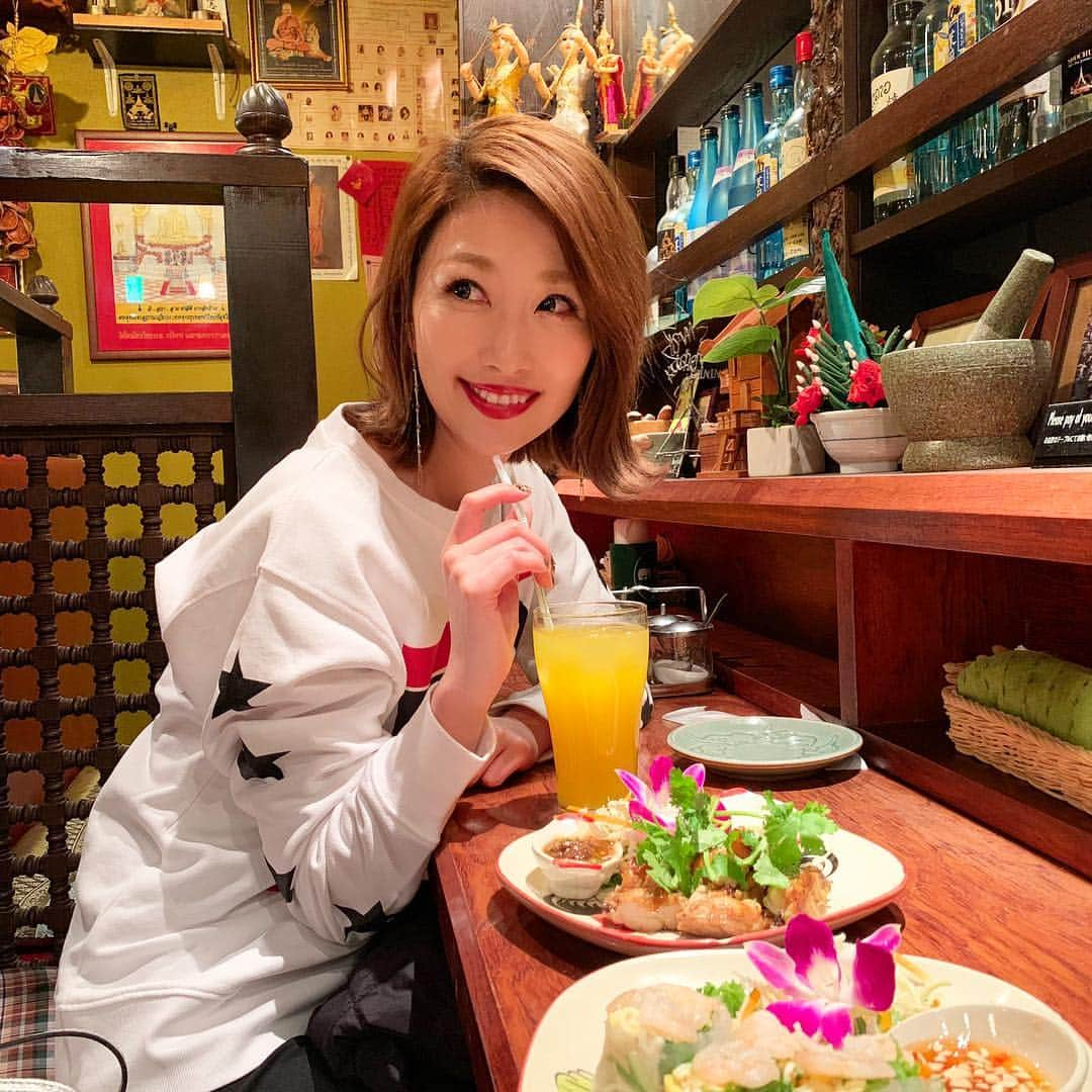 梅野舞さんのインスタグラム写真 - (梅野舞Instagram)「今夜は仲良しミキティとタイ料理♡  たくさん電話したり会ったり 心の友♡  #タイ料理#dinner#friend#生春巻き#ガイヤーン#タイにいきたい#instafood#instagood#instapic」4月27日 22時29分 - mai.umeno