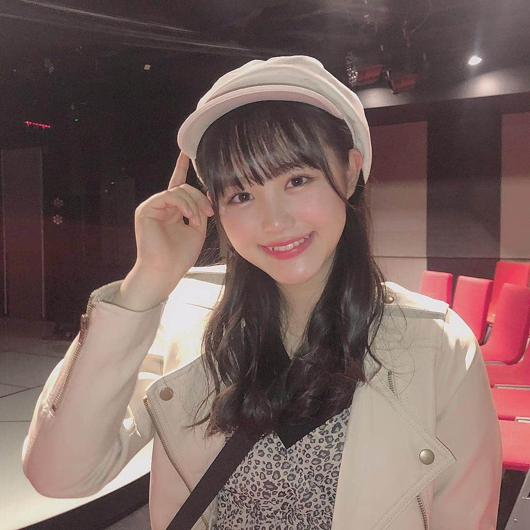 伊藤小春さんのインスタグラム写真 - (伊藤小春Instagram)「今日は寒かったので滅多に着ないライダース出してきた！﻿ 3月に大阪行ったので関西意識🐆﻿ ﻿ ﻿ 2枚目はそのとき鶴橋で食べた冷麺！人生で食べた冷麺の中で1番美味しかった😭（そんな食べたことないでしょ） ﻿ ﻿ ﻿ でも本当に美味しかった〜〜！大阪行きたくなっちゃったね！﻿ ﻿ ﻿ #大阪 #冷麺﻿ #この後 #ネギ #友達にあげた ﻿ ﻿ #ライダース﻿ #ヒョウ柄 #ヒョウ柄コーデ」4月27日 22時27分 - koharu_ito_