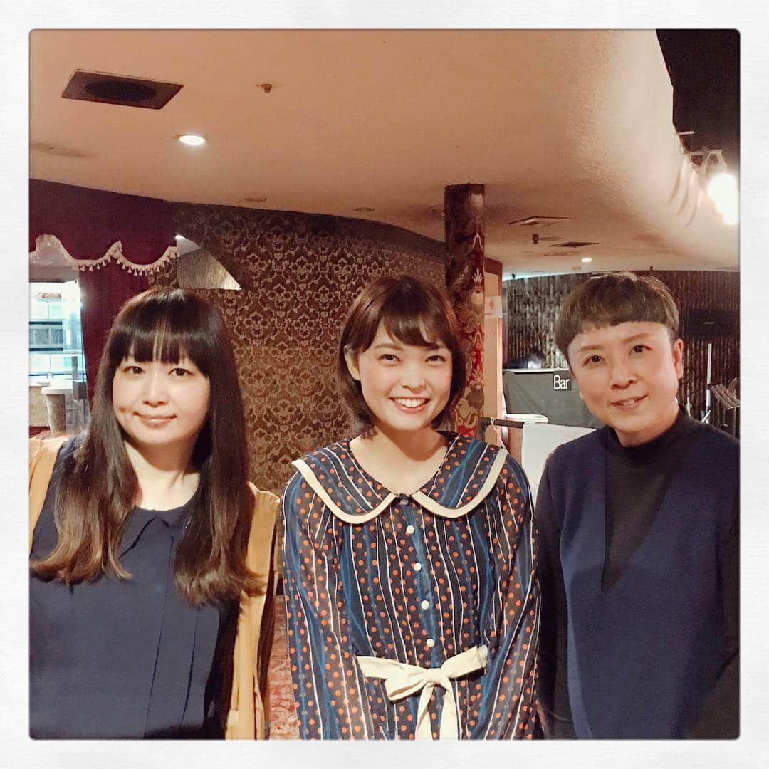櫛引彩香のインスタグラム：「Negicco Kaedeさんのライブに行って来ました。6月にリリースされるKaedeさんのミニアルバムに楽曲提供いたしました。同じ専門学校で同じ寮に住んでた空気公団の山崎ゆかりさんとKaedeさんをサンド❤️ゆかりさんの曲もミニアルバムに入るのが嬉しいし、再会も嬉しかったし、なんか変に照れました☺️」