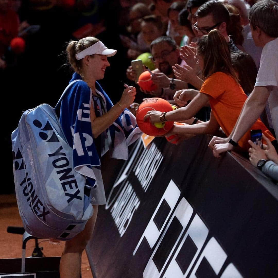 アンジェリーク・ケルバーさんのインスタグラム写真 - (アンジェリーク・ケルバーInstagram)「I wish there were more opportunities to play in front of my home crowd 🇩🇪❤ Each year, I‘m blown away by the love and support. See you next year 👋@porschetennis #TeamAngie」4月27日 22時52分 - angie.kerber