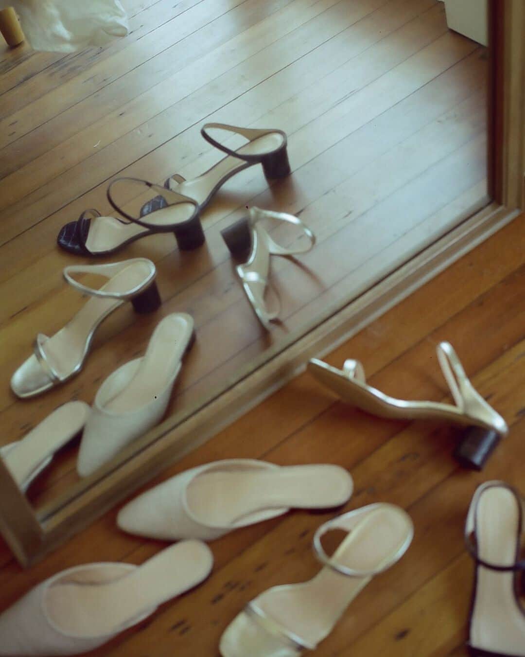Club Monacoのインスタグラム：「New sandals that will knock your socks off. ✨」