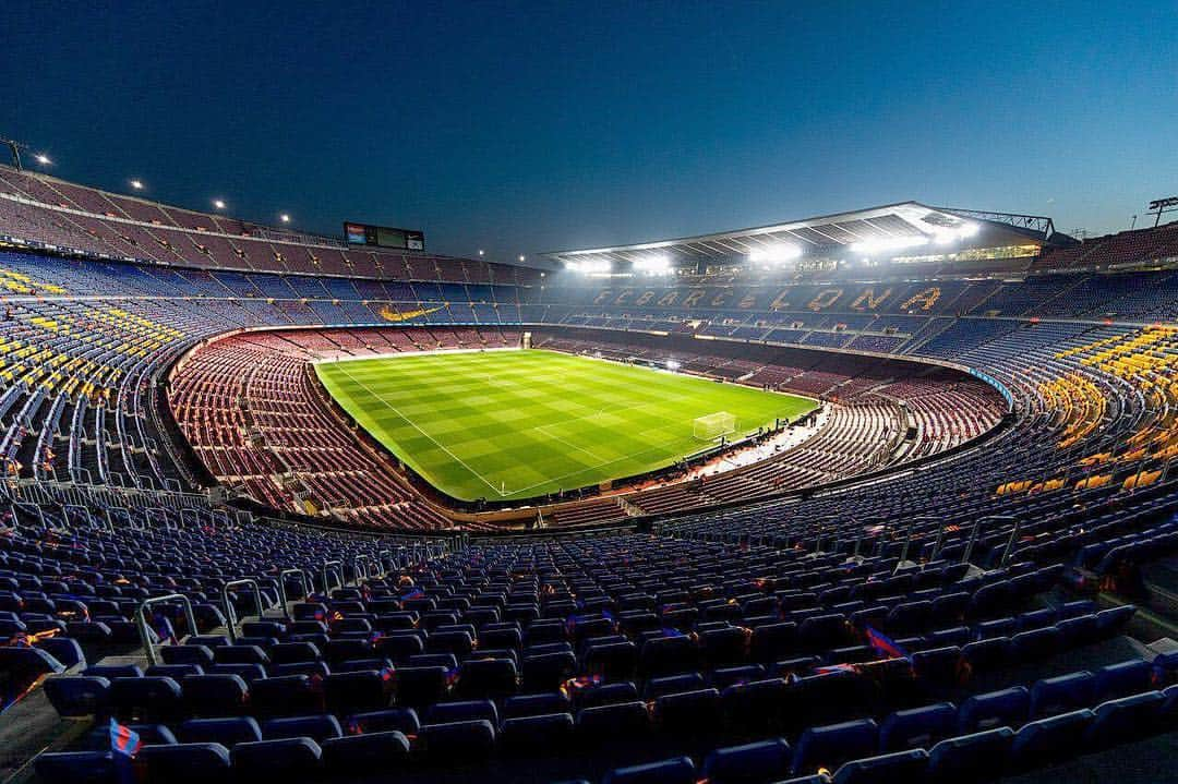 FCバルセロナさんのインスタグラム写真 - (FCバルセロナInstagram)「🏟 No better way then to be able to win @laliga at home! 💪 🏟 No hay mejor escenario para celebrar #LaLiga . ¡Vamos a por todas!💪 🏟 No hi ha millor escenari per celebrar la lliga. Som-hi equip!💪 💙❤️ #CampNou #ForçaBarça」4月27日 22時55分 - fcbarcelona