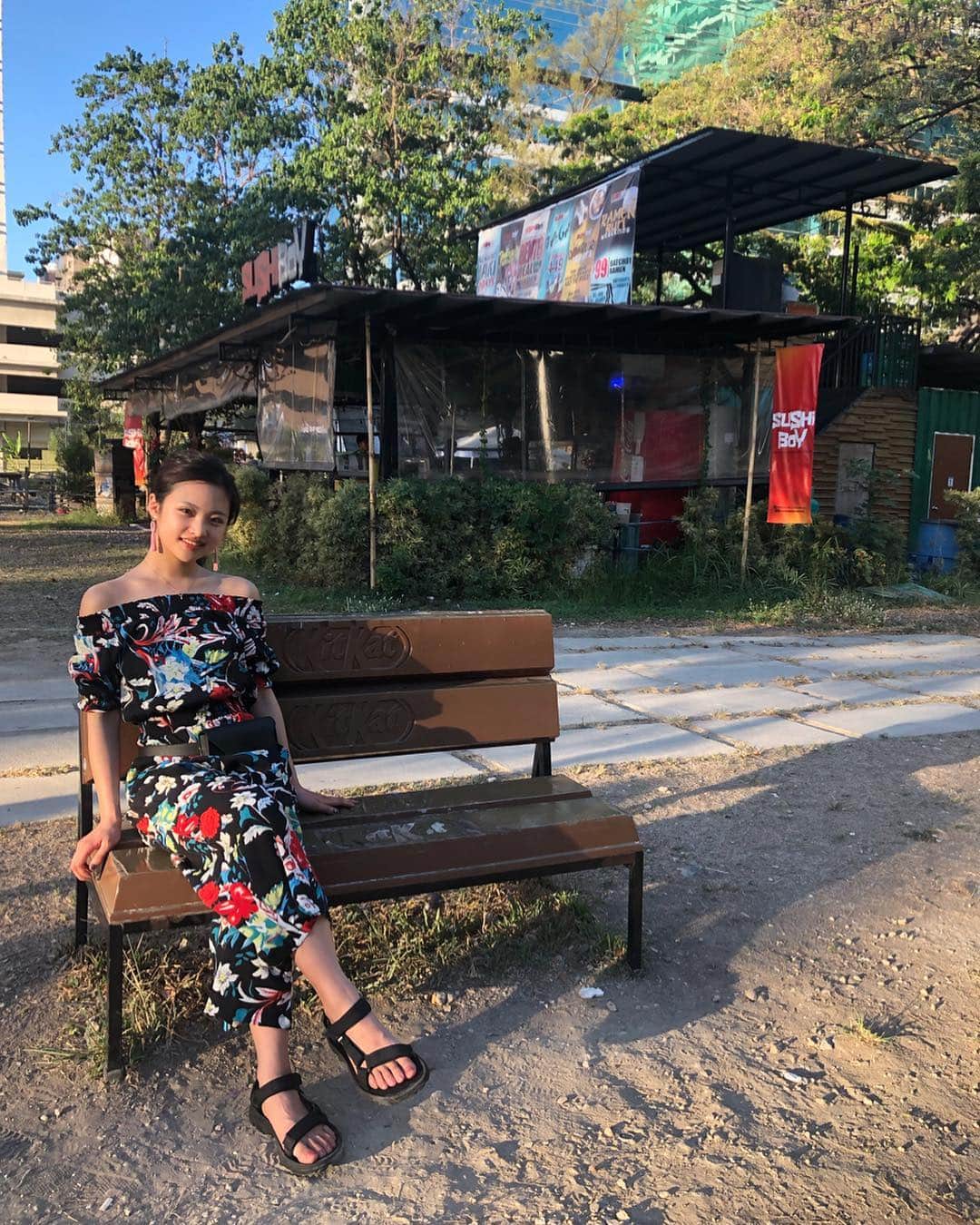 石井美音奈のインスタグラム：「毎日新しい経験値が増えること、出会う人々だったりと、とても刺激でしかない！ いる期間がもの凄くあっという間で、短すぎるって感じるだろう！ もうすでにまた次の留学考えたいほどだよ！  よく聞かれるから乗せとくね 美音奈が行ってる学校は、#ahgs さんの学校です  https://xn--mckzb595rgyv.com/?fbclid=IwAR0tToUsLHxNoJEdsf9tb9OYJj1ZefuXhsBhhvWqTudGDEKJ_gTqsWY5fI4  こちら💁‍♀️よかったらこれから考えてる人とかも参考にしてみてね！  #留学 #philippines #セブ島 #フィリピン #AHGS #アーグス #ネスグローバル」