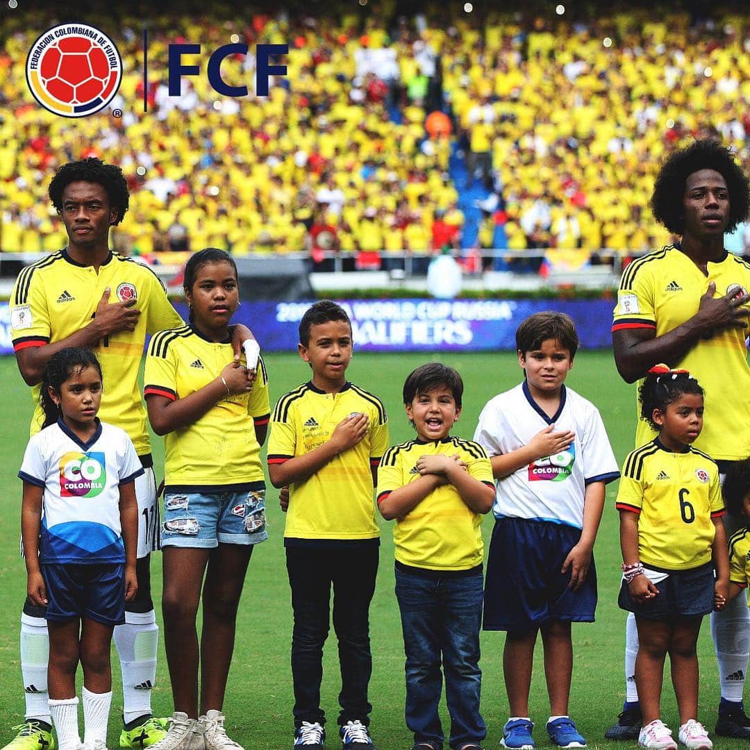 サッカー コロンビア代表チームのインスタグラム：「La pasión no tiene edad. #DíaDelNiño」