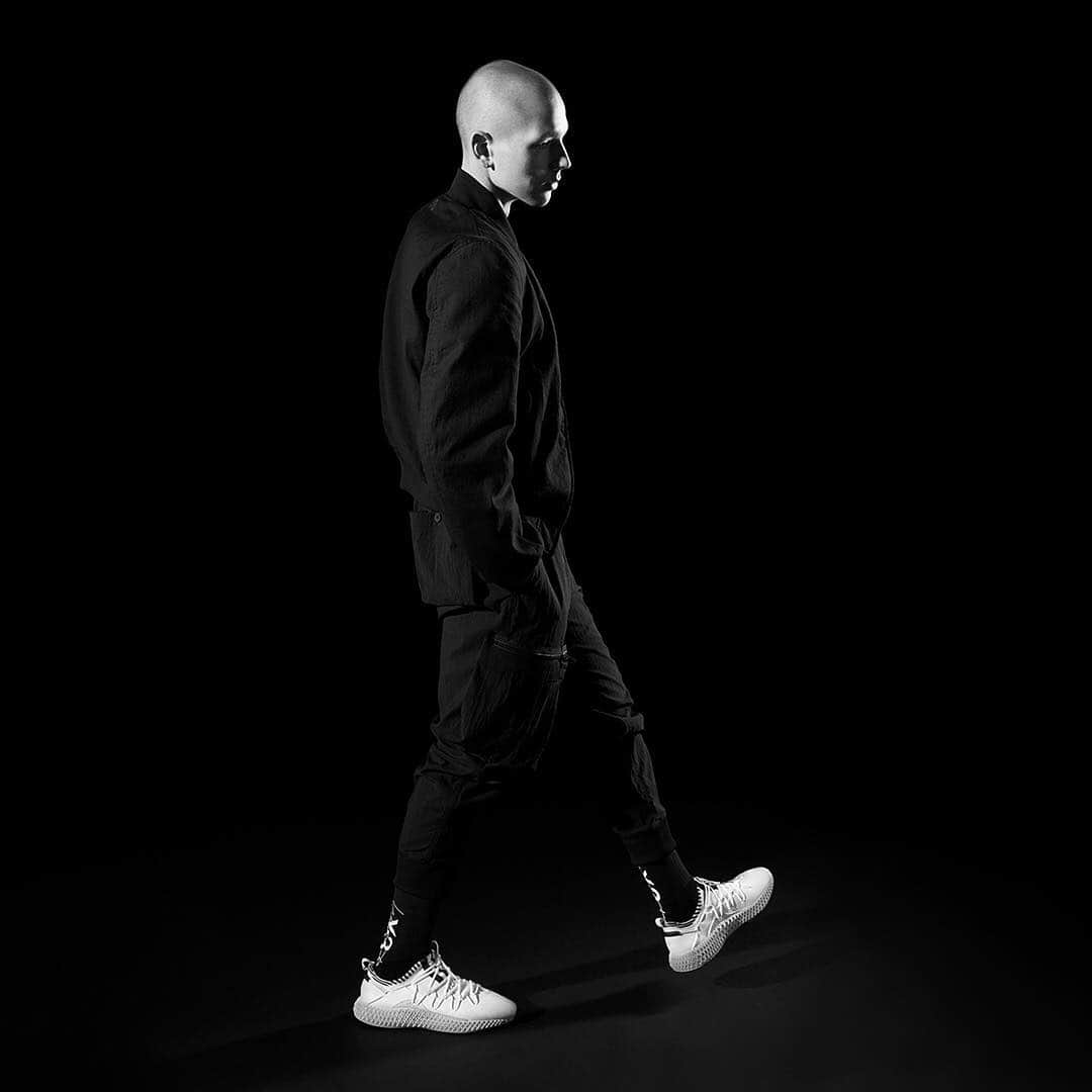 ワイスリーのインスタグラム：「Y-3 RUNNER 4D II.  A synthesis of form and function.​ Available May 2nd. ​---​ #adidas #Y3 #YohjiYamamoto #adidas4D​ Discover more on Y-3.com」