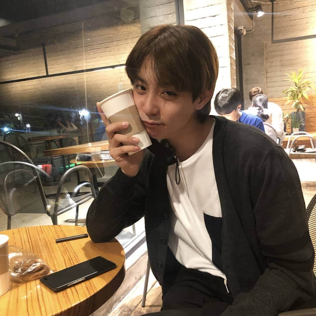 ヒョヌさんのインスタグラム写真 - (ヒョヌInstagram)「주말☕」4月27日 23時17分 - hyunwoo0118