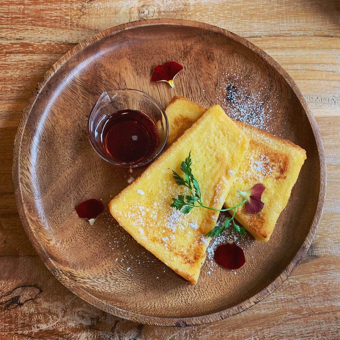 渚のインスタグラム：「祐天寺にあるfururiさんのフレンチトースト✨ #cafe #フレンチトースト #instafood #food #frenchtoast」