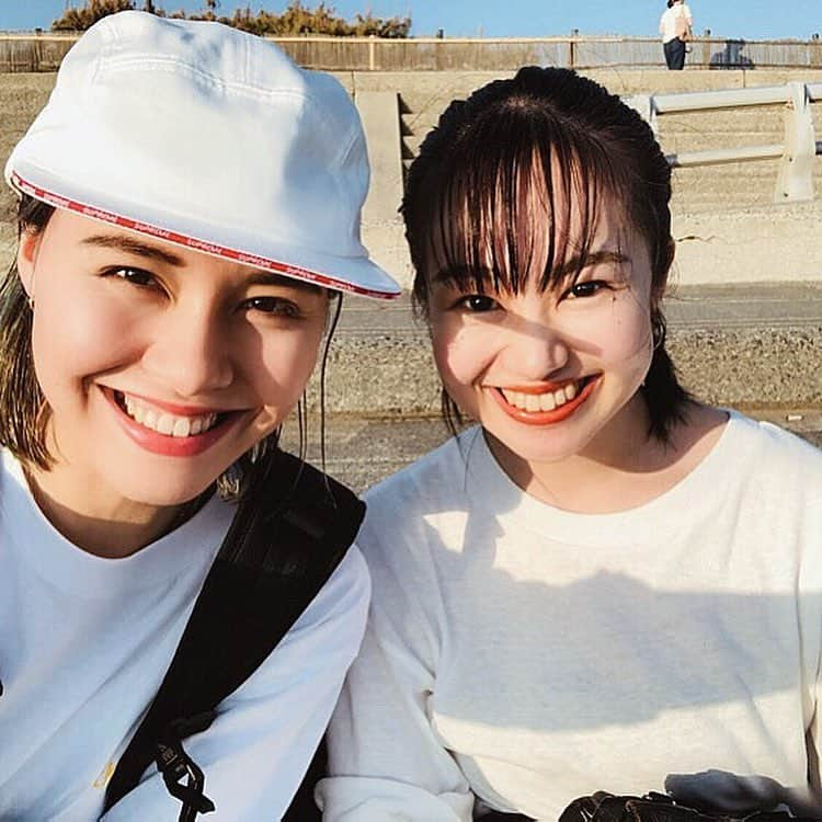 舞雛かのんさんのインスタグラム写真 - (舞雛かのんInstagram)「🌅❤︎❤︎ . ①キュッ♡ ②ゆるゆら〜〜 ③眩しいけど頑張って目開けよっ!! . #江ノ島 #亜蓮冬馬 #同期 #99期 #海綺麗だったなぁ〜 #またすぐ行きたい #2人でいたらめっちゃ晴れた #サングラス忘れた日」4月27日 23時28分 - mizho_601