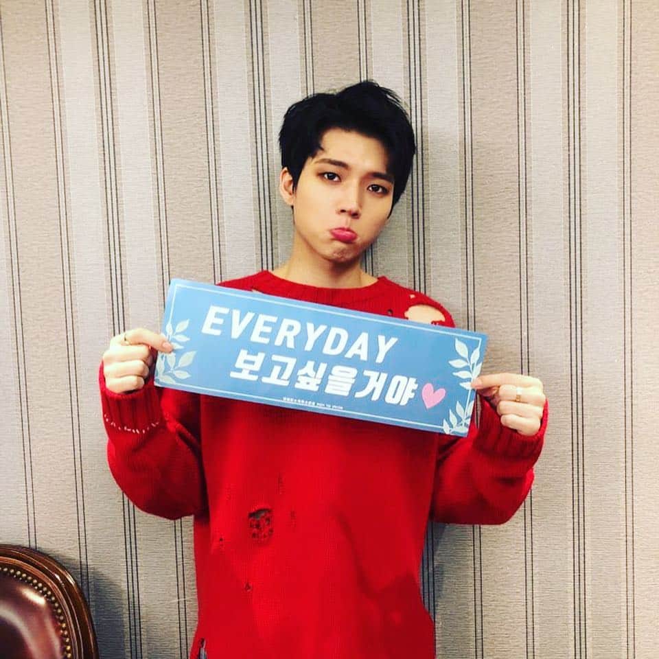 のインスタグラム：「很感謝台灣Inspirit昨天的應援，我會一輩子珍藏在我心裡，謝謝你們在我心裡種下一棵樹，謝謝，我愛你們 ❤️❤️❤️ #인피니트 #남우현 #솔로콘서트」