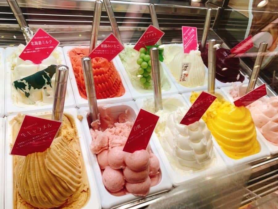 のインスタグラム：「松坂屋名古屋で開催中の北海道物産展へ💕 #レディローマプラス のジェラート🍨 3種600yen 北海道ミルク・生キャラメル・ピスタチオ 舌触り滑らかで美味しかった💕やっぱり北海道ミルクが美味しい〜🐄✨ 今度は厚真町産じゃがいも🥔味、食べてみたいな😋❤️ . . . . . #名古屋松坂屋 #大丸松坂屋 #名古屋グルメ #栄グルメ #北海道物産展 #大北海道物産展 #初夏の大北海道物産展 #yunnaログ #レディローマプラス #yunnaカフェ巡り」