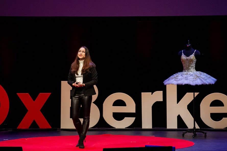 のインスタグラム：「Forever grateful 🥰  Link in bio for the video of my talk ✨✨✨」