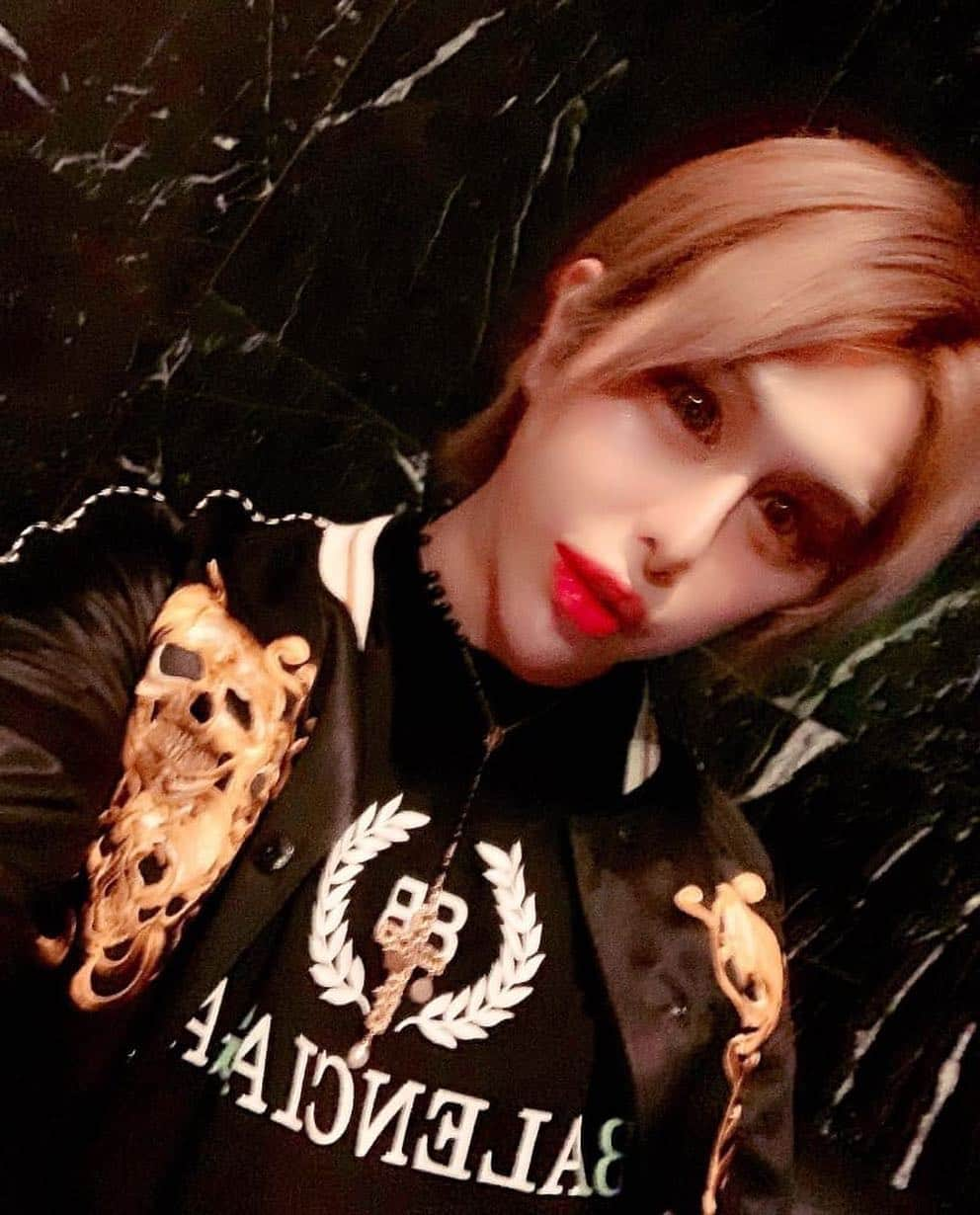 アレンさんのインスタグラム写真 - (アレンInstagram)「Fancy! Gorgeous! I'm cute n beautiful Japanese Selfie Boy 💖👑 アレンって本当美しいし、自分大好き💖✨💖✨💖 #selfieman #cuteboy #picturesque #cosmeticsurgery #makeup #cosmeticsurgeryboy #cuteguy #beautifulboy #hotasian #beauty #beautifulboy #makeupboy #japaneseboy #boymakeup #japaneseboy #stylishmen #アレン #美男子 #コーディネート #オシャレ男子 #美意識 #美容男子 #整形美人 #インスタ映え #美容整形 #アレン #整形 #整形男子 #整形しました #自撮り男子 #かわいい💕」4月28日 9時58分 - allen_japan_official