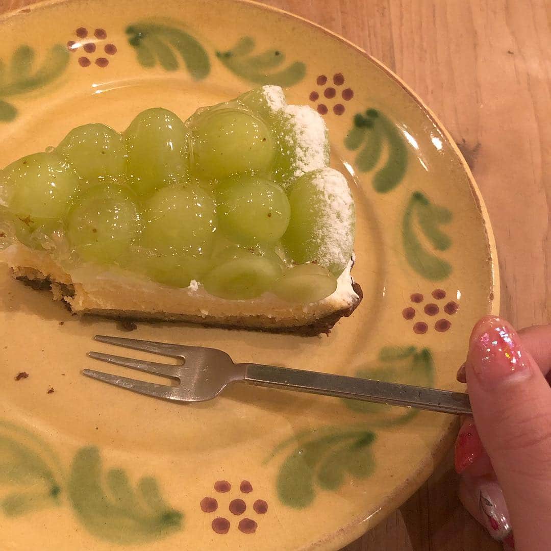 のインスタグラム：「🍰❤︎ . ずっと気になってたケーキ屋さん！ やっといけた！🍇」