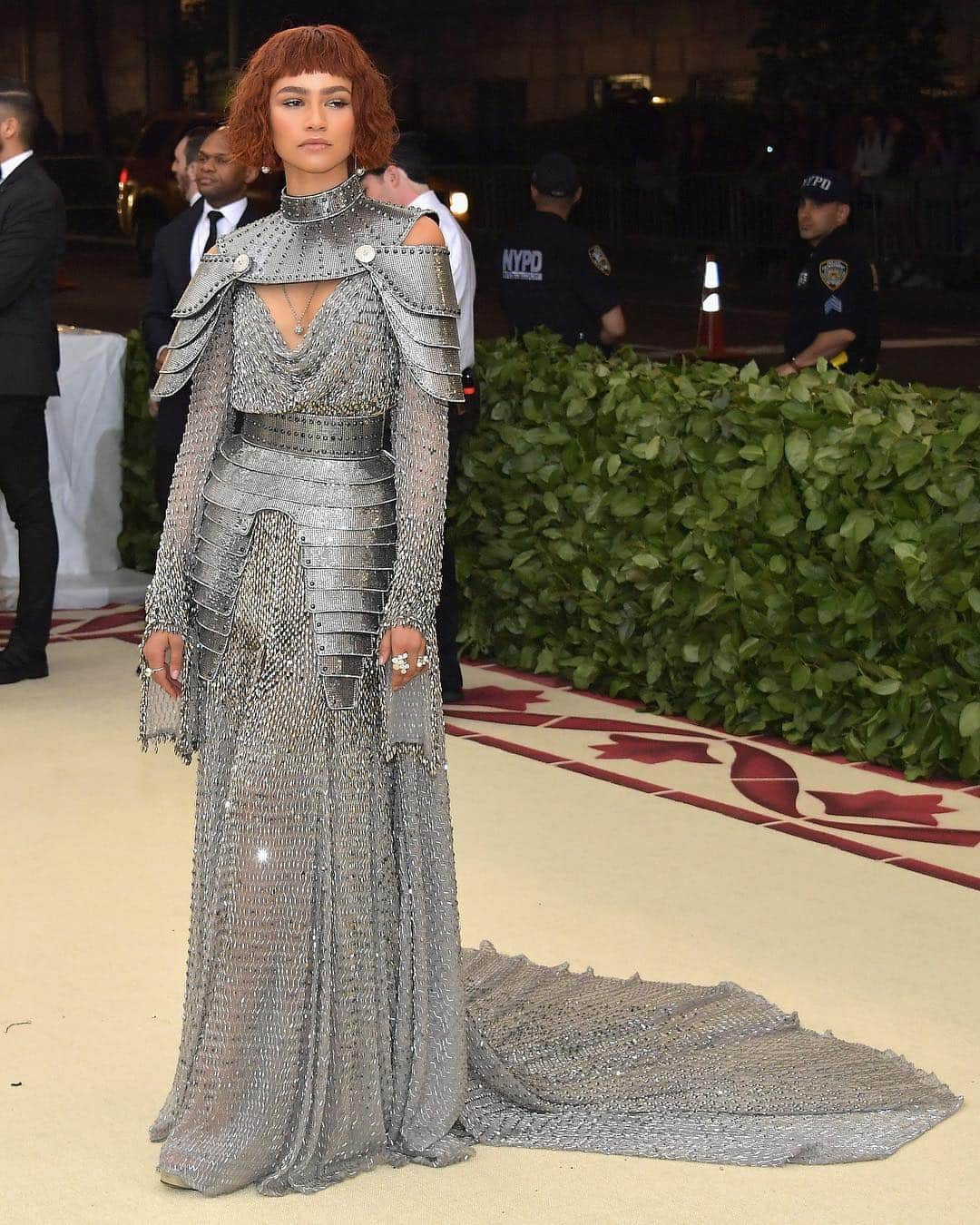 Teen Vogueさんのインスタグラム写真 - (Teen VogueInstagram)「A brief moment of appreciation for how GOOD @zendaya is at the #MetGala. All of our favorite looks head of the event (coming soon!) at the link in bio.」4月28日 2時32分 - teenvogue