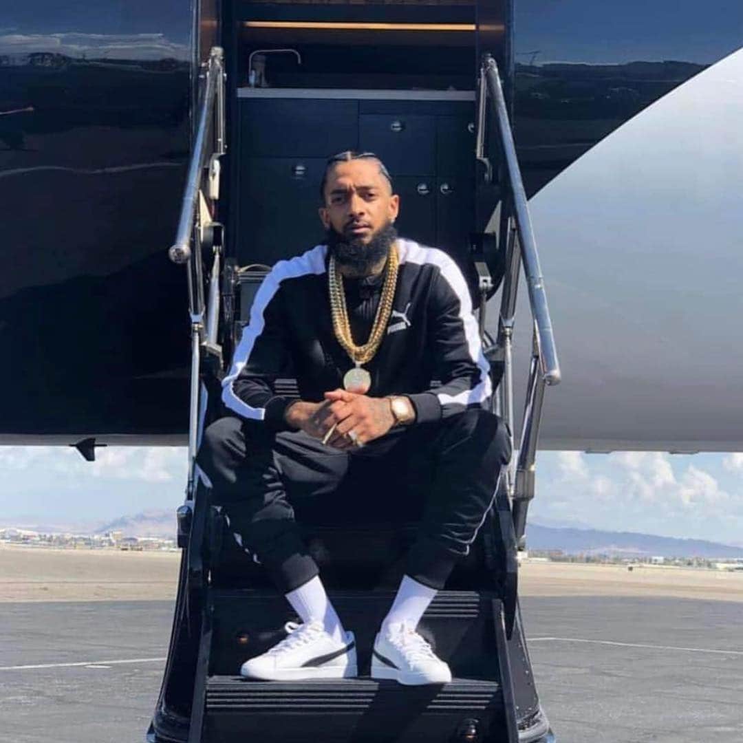 ゲームのインスタグラム：「“Double up”  Turn 7 to a 14 14 to a whole thing Lord knows it's a cold game Switched up on you hoes mayne Big body take both lanes Backseat blowin' propane All black, five gold chains Young rich nigga bossed up on his own mayne My new shit sound like it's Soul Train Tookie Williams over Coltrane Eric B by the rope chain RSC we fosho bang Tiny locs and they go crazy What you know about the dope game Was you born in the 80s Did your mama smoke cocaine Have you ever seen a whole thang What you drove through to the streets 'Cause you grew up on short change Fucked up when the dope age It remind me when these rappers drop duds and they clothes change Had the part wit the low fade I would stand in front of Nick's wit my sack for the whole day Drive by's that was road rage Then we park and hop out Learn levels to this whole thang Old skool play the O'Jays Tryna make a slow change Mama still slavin' for a low wage  #TheMarathonContinues 🏁 #OneNipPostADayTiliFadeAway」