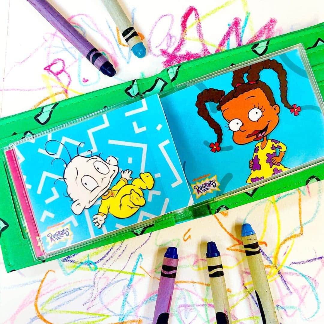 Hulu Home of Emmy-winningさんのインスタグラム写真 - (Hulu Home of Emmy-winningInstagram)「When you don’t have kids, but you want to fill the picture holder in your wallet. @officialrugrats @nickelodeon」4月28日 2時57分 - hulu