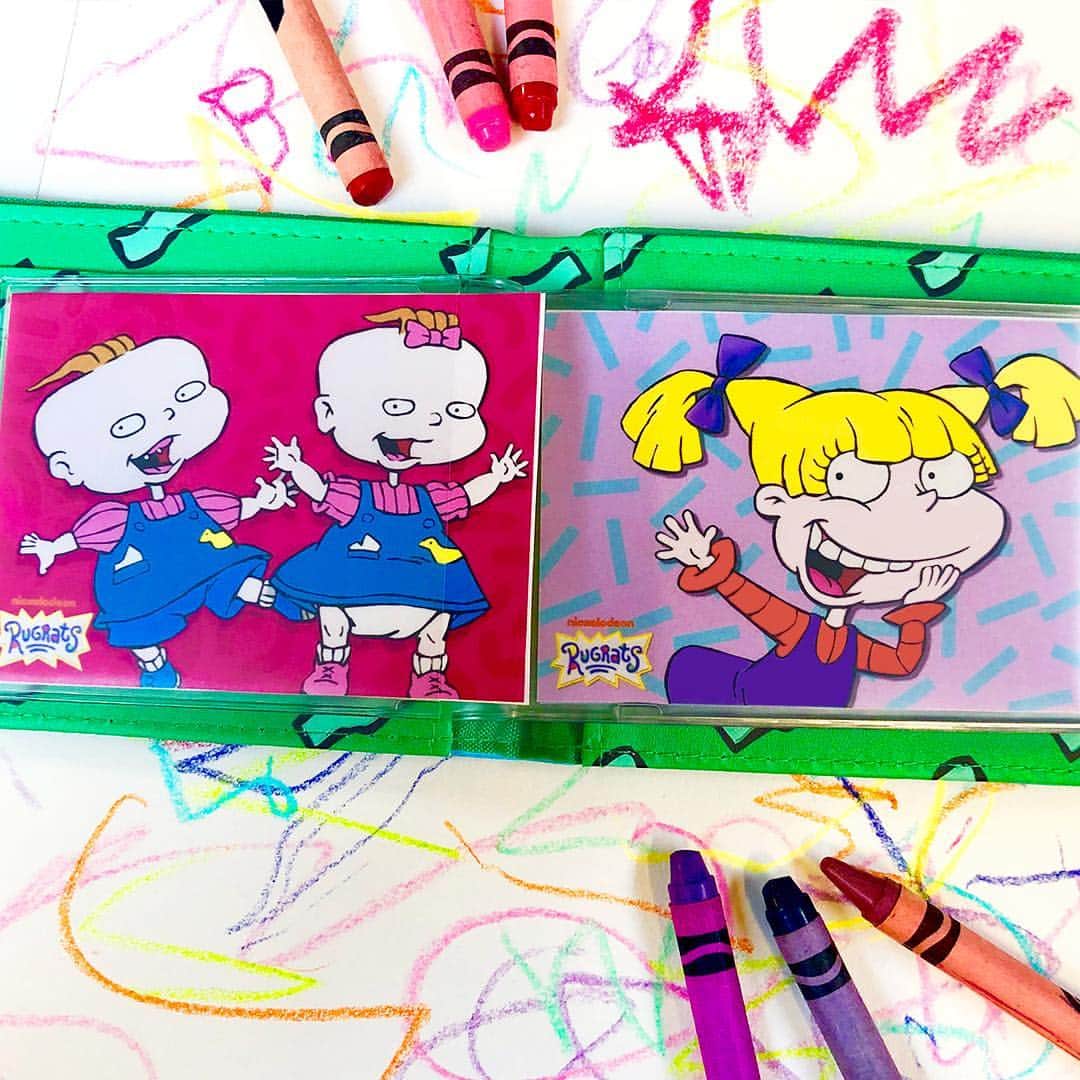 Hulu Home of Emmy-winningさんのインスタグラム写真 - (Hulu Home of Emmy-winningInstagram)「When you don’t have kids, but you want to fill the picture holder in your wallet. @officialrugrats @nickelodeon」4月28日 2時57分 - hulu