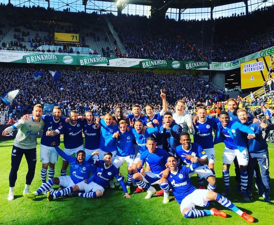 アレッサンドロ・シェプフのインスタグラム：「🤫🤫 Stolz auf euch Jungs !! 🎉  #derbysieger #nummereinsimpott」