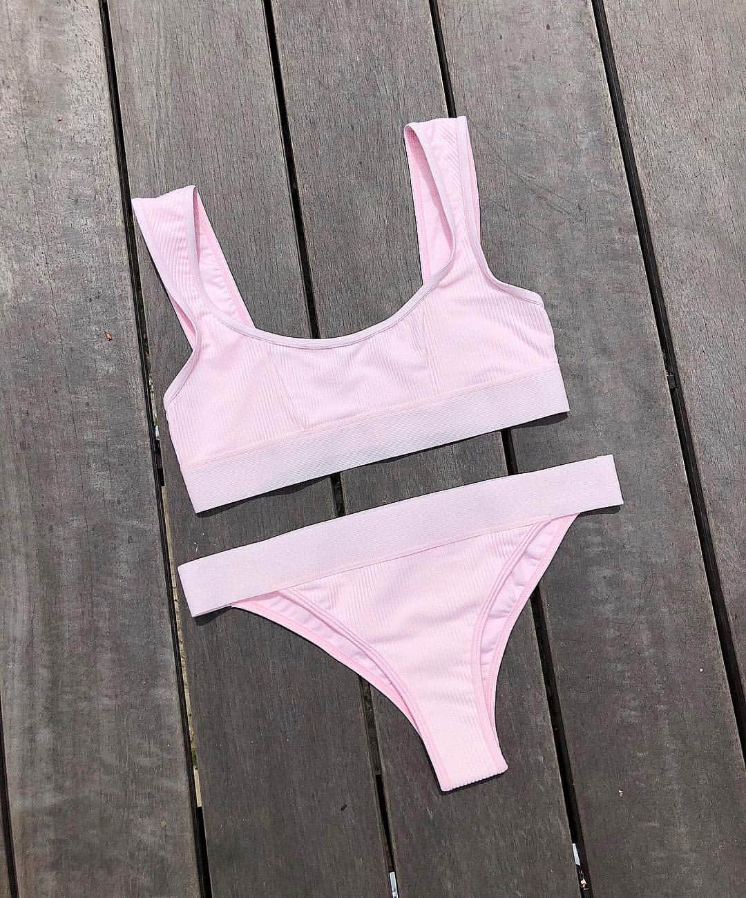 FRANKIES BIKINISさんのインスタグラム写真 - (FRANKIES BIKINISInstagram)「for those asking if rosewater will ever come back. well, here it is 🌸 check out kith.com for two of our best sellers, available now. @kith @kithwomen」4月28日 3時07分 - frankiesbikinis