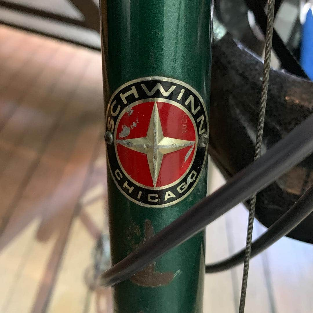 ブライアン・アダムスさんのインスタグラム写真 - (ブライアン・アダムスInstagram)「On yer bike! Me and my old Cimarron @schwinnbikes from 1985, it could be one of the first mountain bikes ever made. #bryanadamsshinealight」4月28日 3時11分 - bryanadams