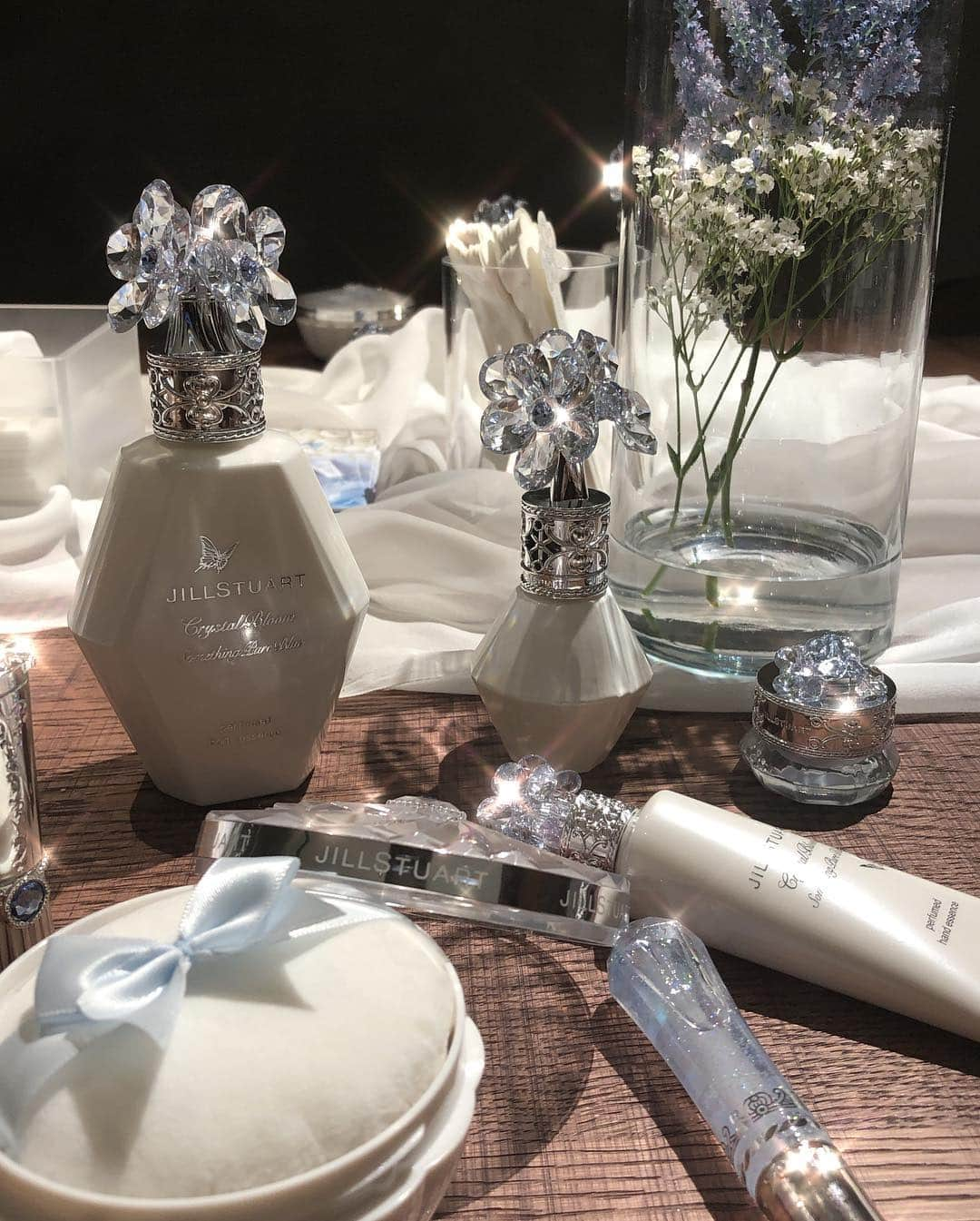 伊藤愛梨さんのインスタグラム写真 - (伊藤愛梨Instagram)「結婚式前夜をイメージしたJILLSTUARTのイベントでした💘  @krex_official #krex . . . . . . . . . #JILLSTUART #JILLSTUARTBeauty #somethingpureblue #somethingblue #wedding #lipessence #サムシングピュアブルー #サムシングブルー #サムシングピュアブルーシマリングリップエッセンス #iwaiomotesando #結婚式 #ウェディングドレス #コスメ」4月28日 3時16分 - ilovely1007_