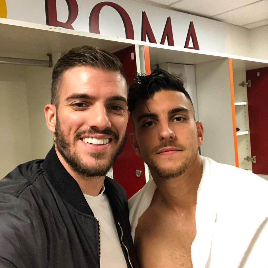 ダビデ・サントンのインスタグラム：「Post game @lorepelle7 +3 daje ragazzi 💪🏼💪🏼💪🏼 #forzaroma @officialasroma」