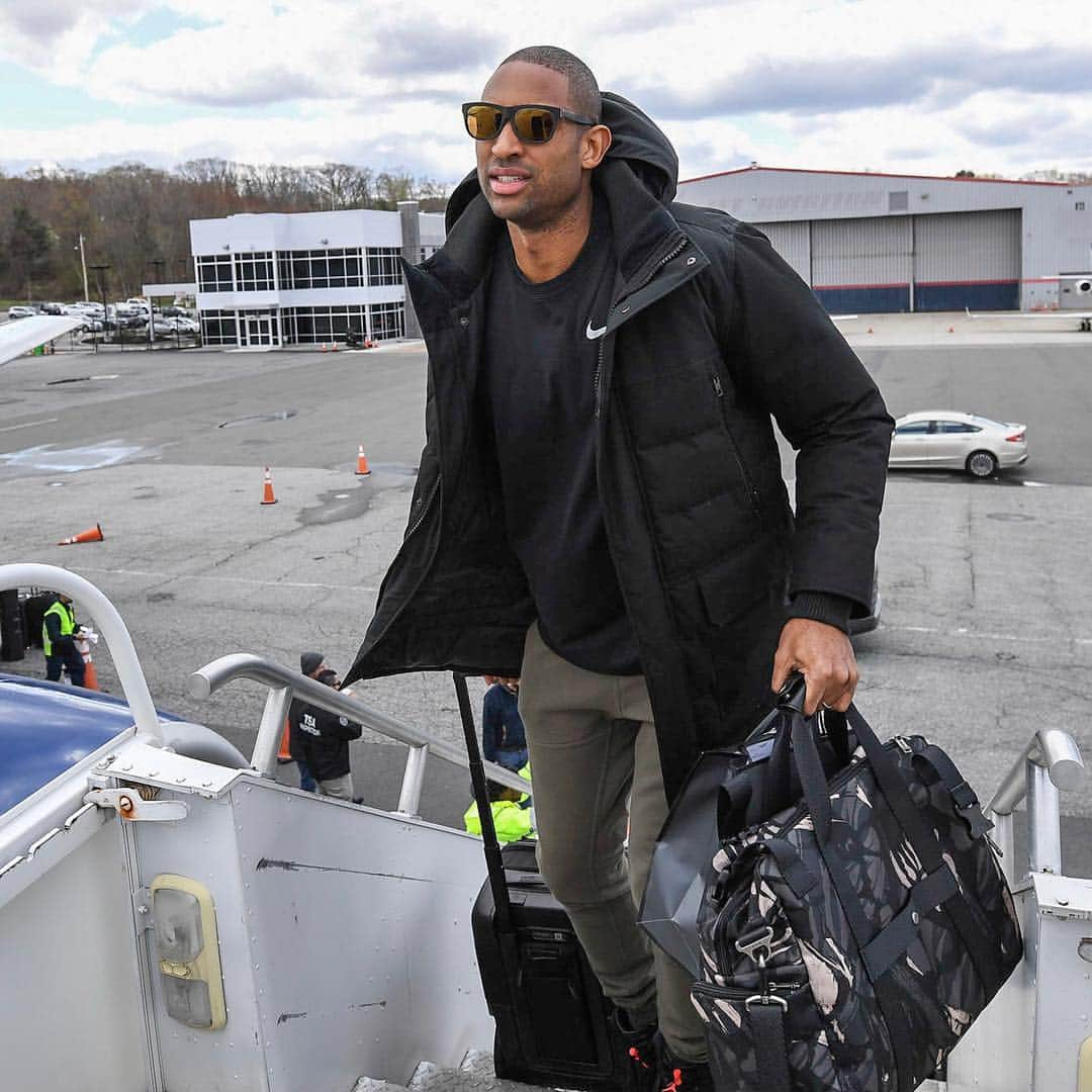 ボストン・セルティックスさんのインスタグラム写真 - (ボストン・セルティックスInstagram)「On to Milwaukee 🛫」4月28日 3時37分 - celtics