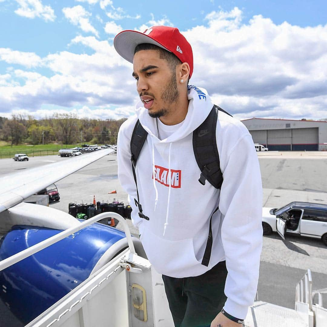 ボストン・セルティックスさんのインスタグラム写真 - (ボストン・セルティックスInstagram)「On to Milwaukee 🛫」4月28日 3時37分 - celtics