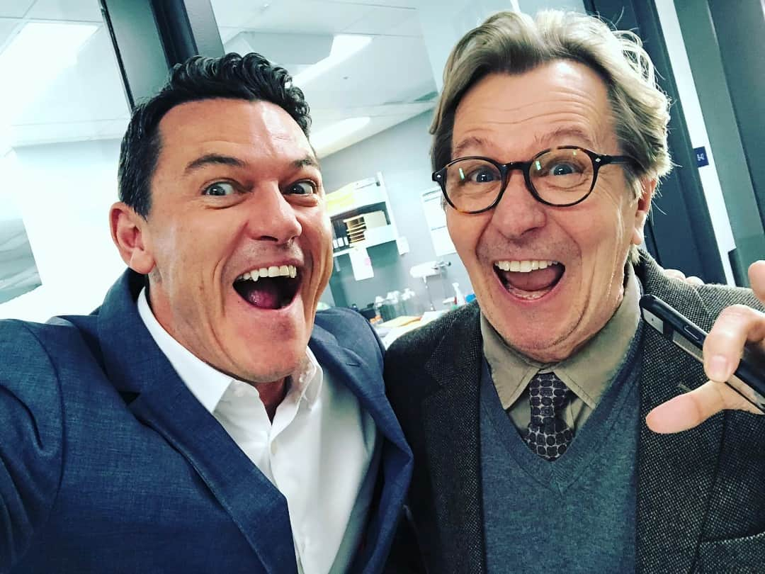 ルーク・エヴァンズさんのインスタグラム写真 - (ルーク・エヴァンズInstagram)「When Dracula met Dracula....!!!!#GaryOldman #DraculaUntold #BramStokersDracula #Dreamland_mtl 🧛‍♂️🧛‍♂️🦇🦇#legend」4月28日 3時40分 - thereallukeevans