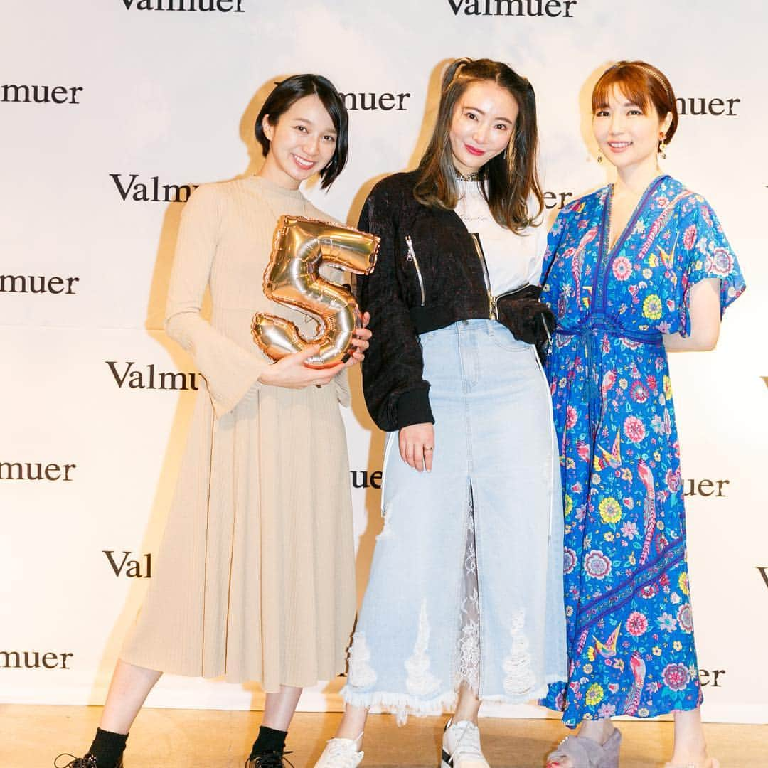 クリスティン・ウェイさんのインスタグラム写真 - (クリスティン・ウェイInstagram)「It’s been 5 years @valmuer_official ❤︎ Thank you all for supporting me! #valmuer #brand #tokyo #girlsfashion #girlsbrand #ヴェルムーア」4月28日 3時52分 - prettywhy