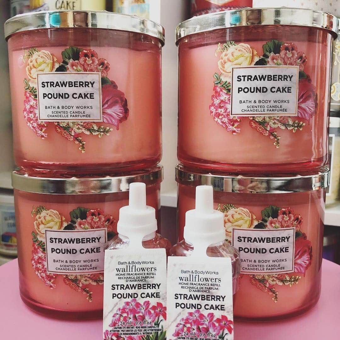 Bath & Body Worksさんのインスタグラム写真 - (Bath & Body WorksInstagram)「When the Candle is this good, you have to buy more than 1! 💗」4月28日 4時04分 - bathandbodyworks