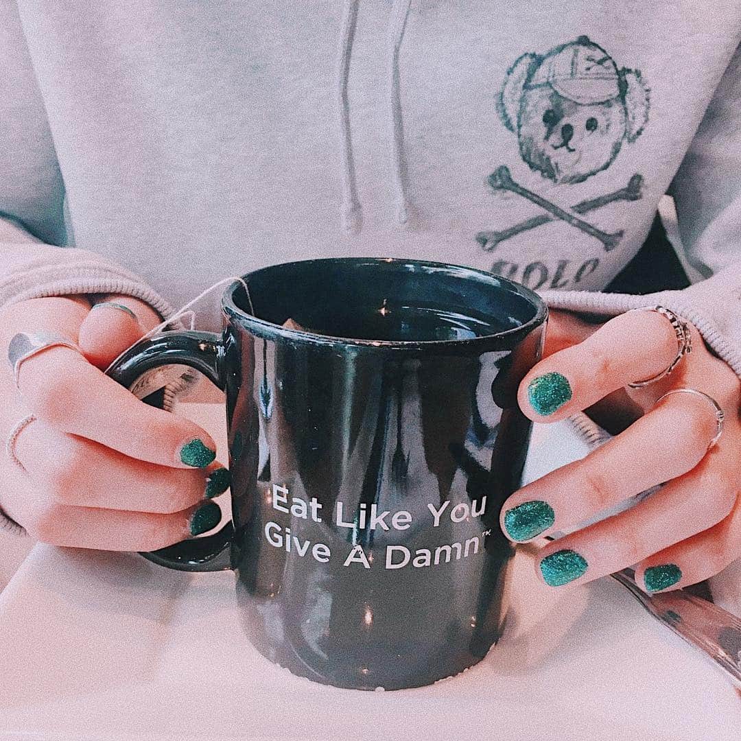 SHIZUKAのインスタグラム：「. I prefer tea to coffee.」