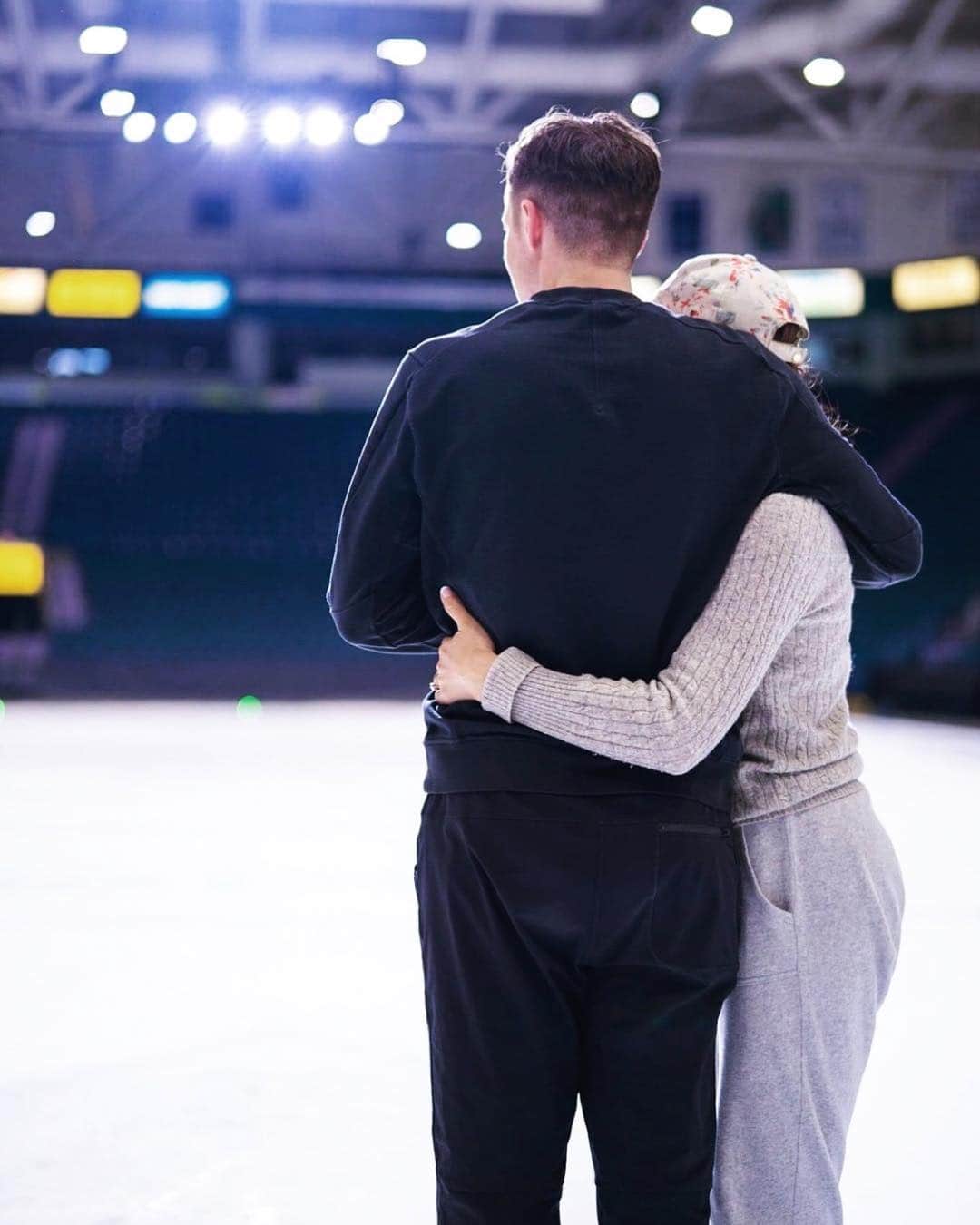 ジェレミー・アボットのインスタグラム：「I get by with a little help from my friends! 💕 #jermer • 📸: @oniceperspectives」